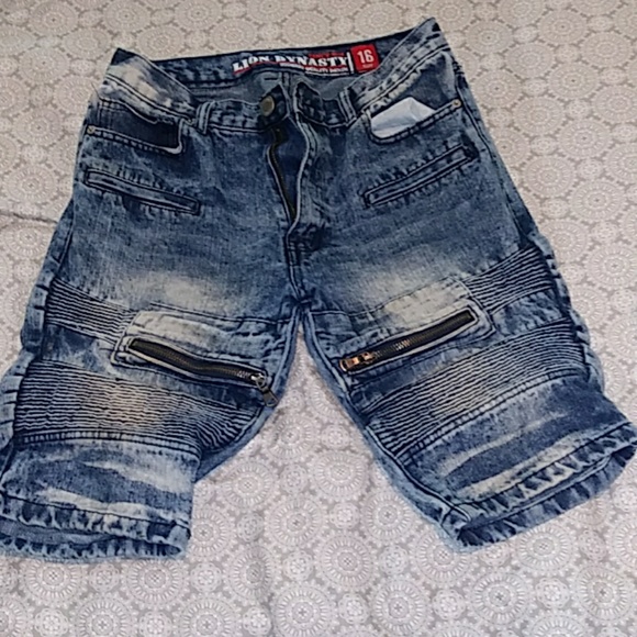 Boys shorts - Picture 1 of 4